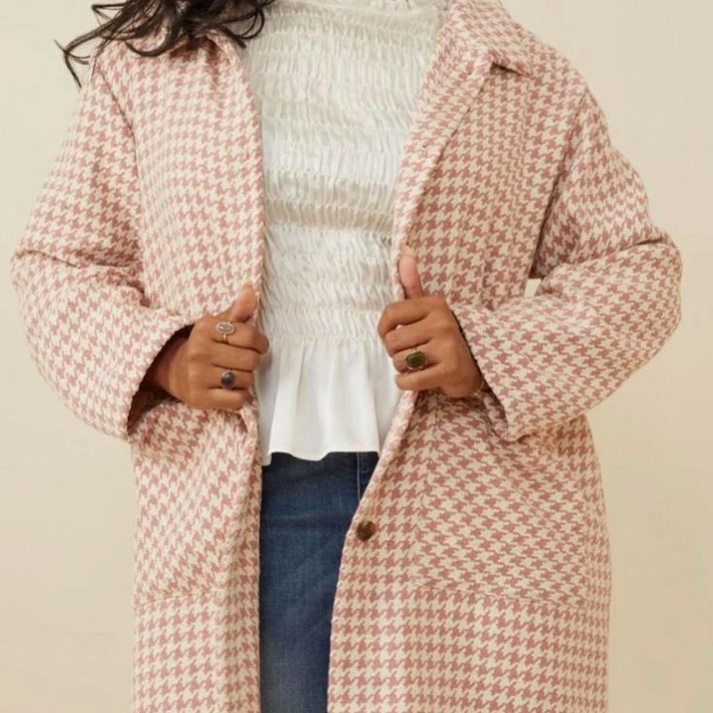 Elegant Pink Houndstooth Teddy Jacket